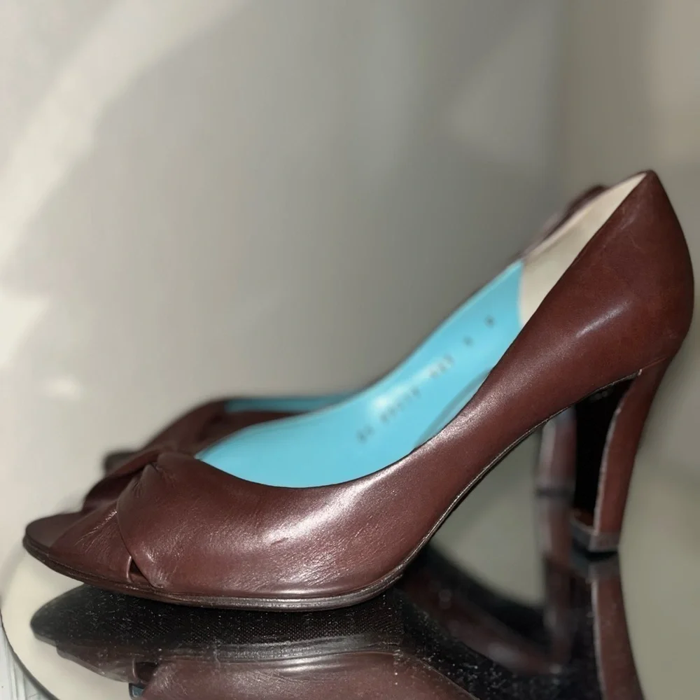 Salvatore Ferragamo Leather Pumps Heels, Brown with Blue Interior, Size 9B - Picture 4 of 14